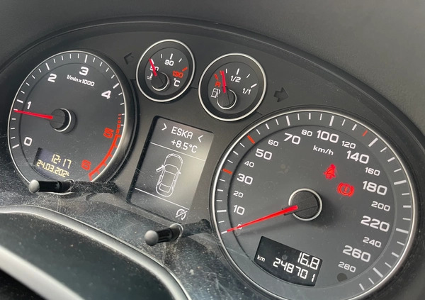 Audi A3 cena 21900 przebieg: 248000, rok produkcji 2011 z Chojnów małe 436